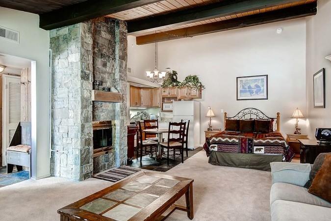 סנואומאס ווילג' Aspenwood - Coraltree Residence Collection חדר תמונה